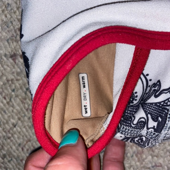 Lululemon sports bra - Picture 3 of 3